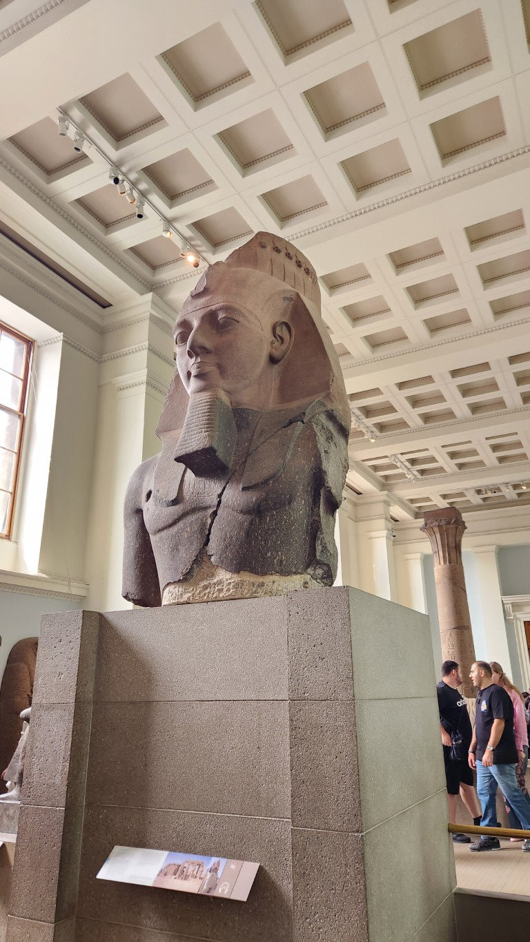 ラムセス2世像のイメージ